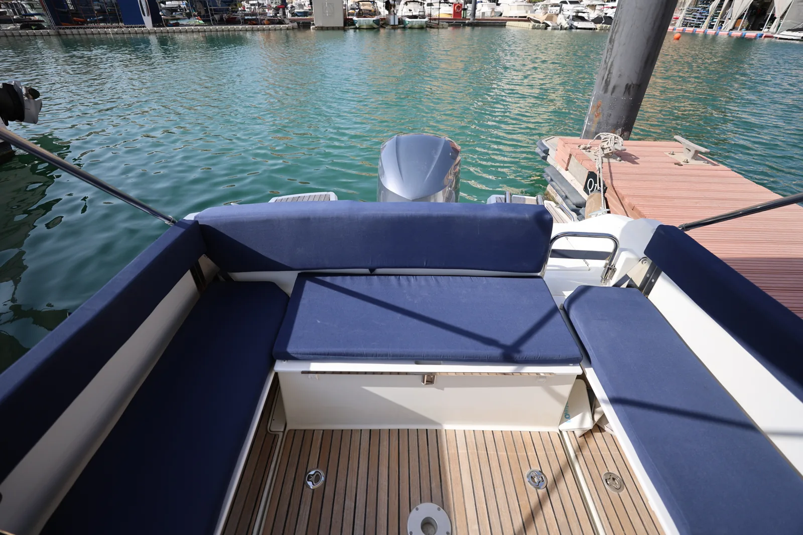 2018 Cap Camarat 7.5 WA