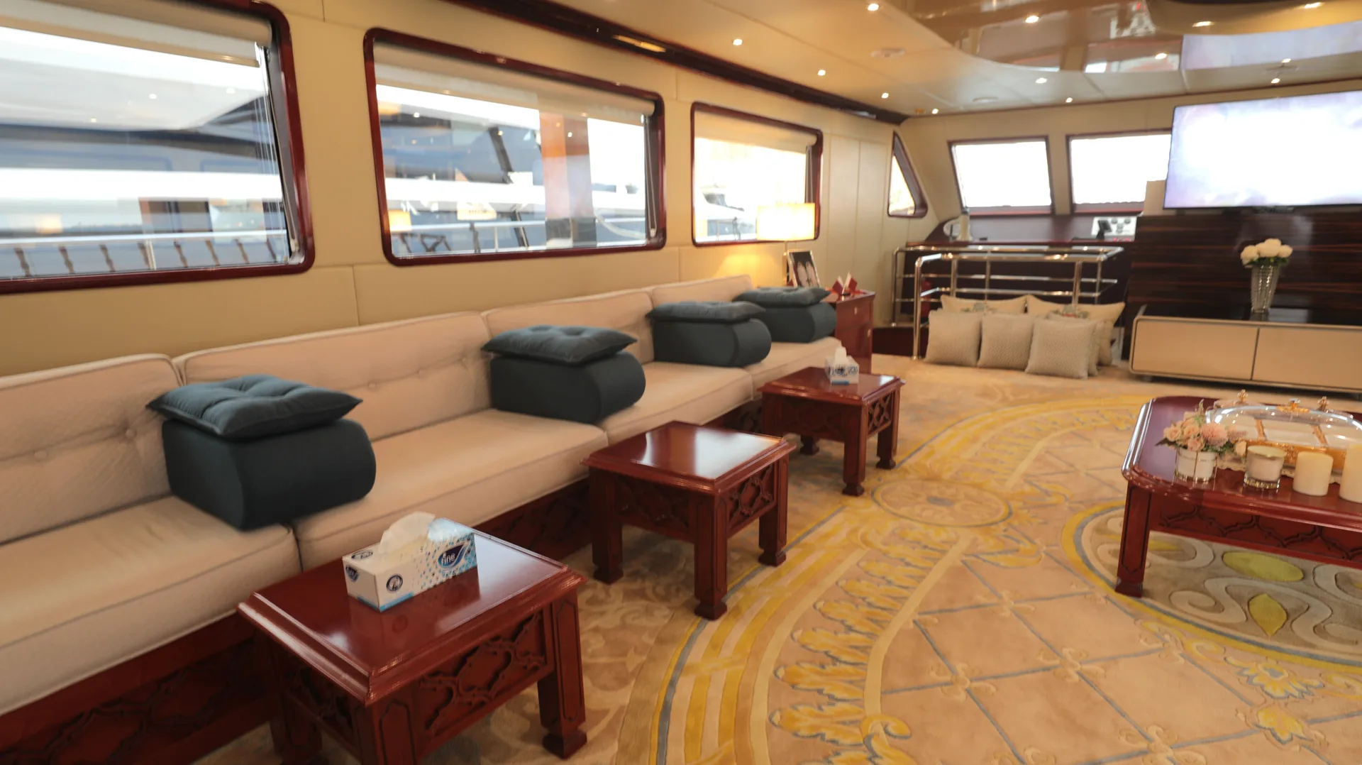 Fiber Dhow 110