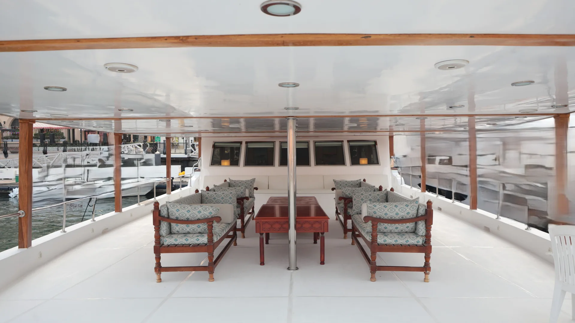 Fiber Dhow 110